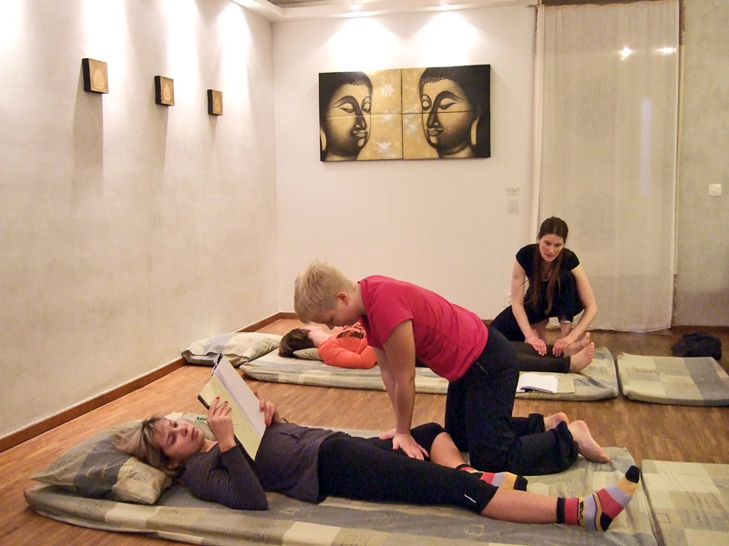 Yogamassage-kurs-web